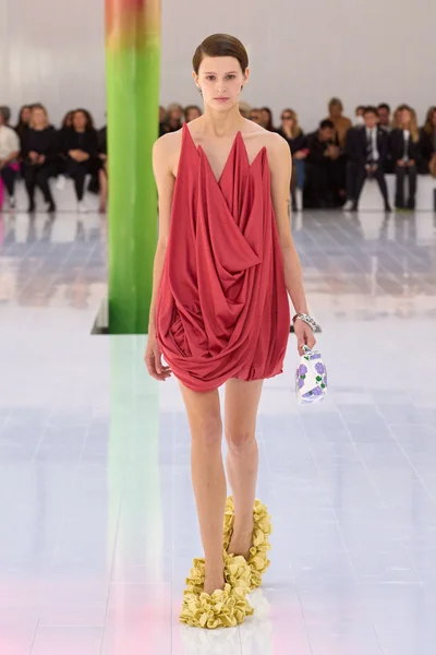 Look 30